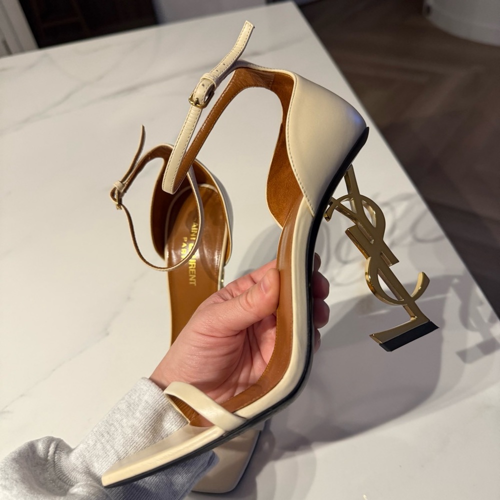 YSL 7.5 LIKE NEW - Picture 4 of 9